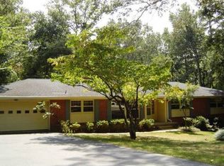 1005 Crown Point Rd E, Signal Mountain, TN 37377