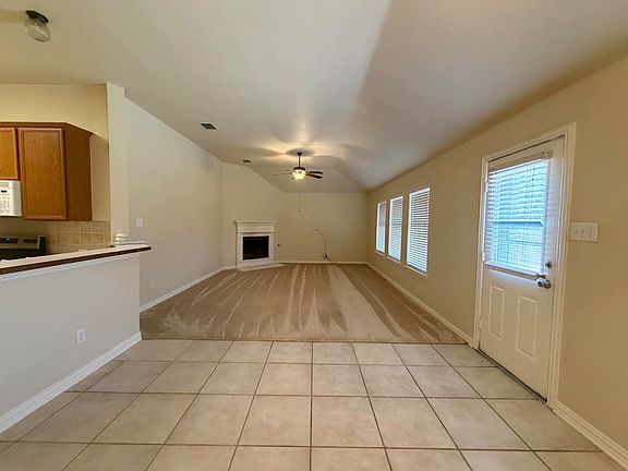 4th image of 314 Shire Ln