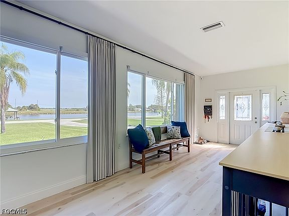 5th image of 2795 River Rd