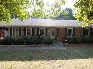 5222 Bayberry Ln, Greensboro, NC 27455