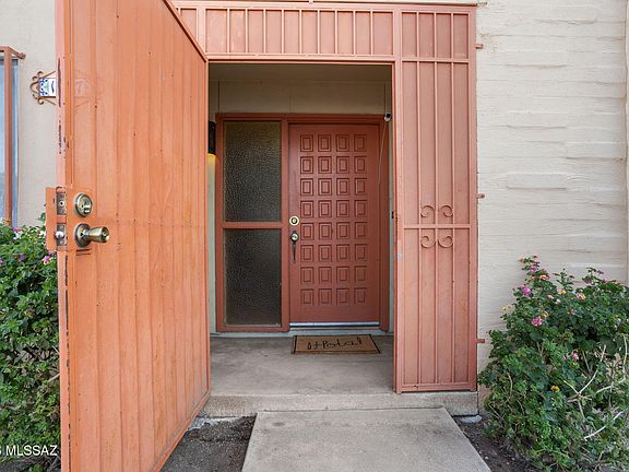 3rd image of 1337 E Fort Lowell Rd APT C