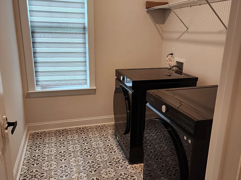 9282 Vecchio Dr — Photo 26