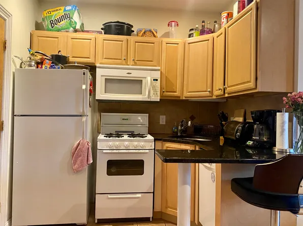 377 Beacon St APT 4R, Boston, MA 02116
