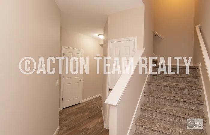 3 bed, 2.5 bath, 2282 sqft, $2,375 — Photo 4