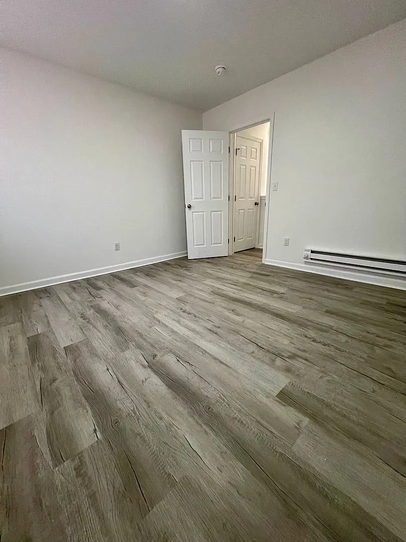2312 Greenwich St photo 1