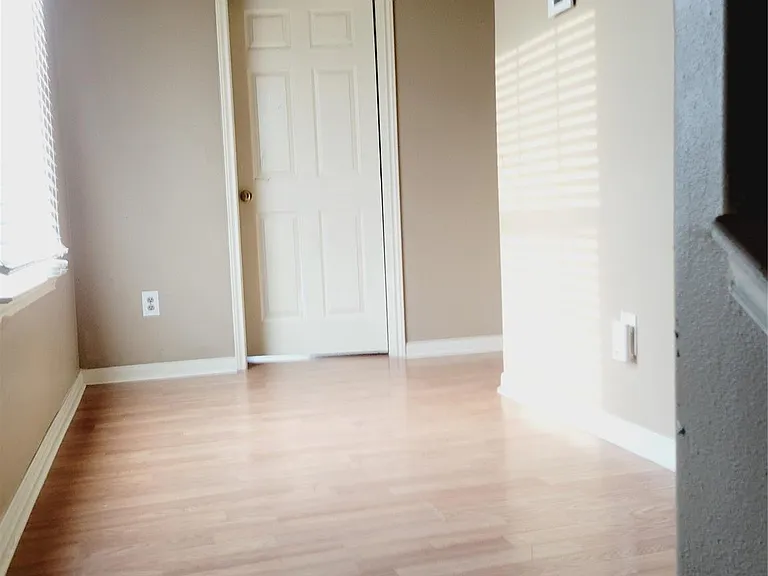4611 Knoxville St — Photo 16