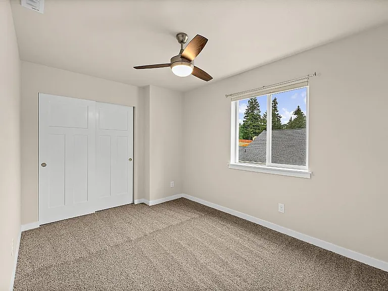 702 Hubbard Rd SE — Photo 21
