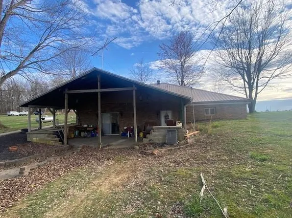 1379 E Harmons Ferry Rd, Utica, KY 42376