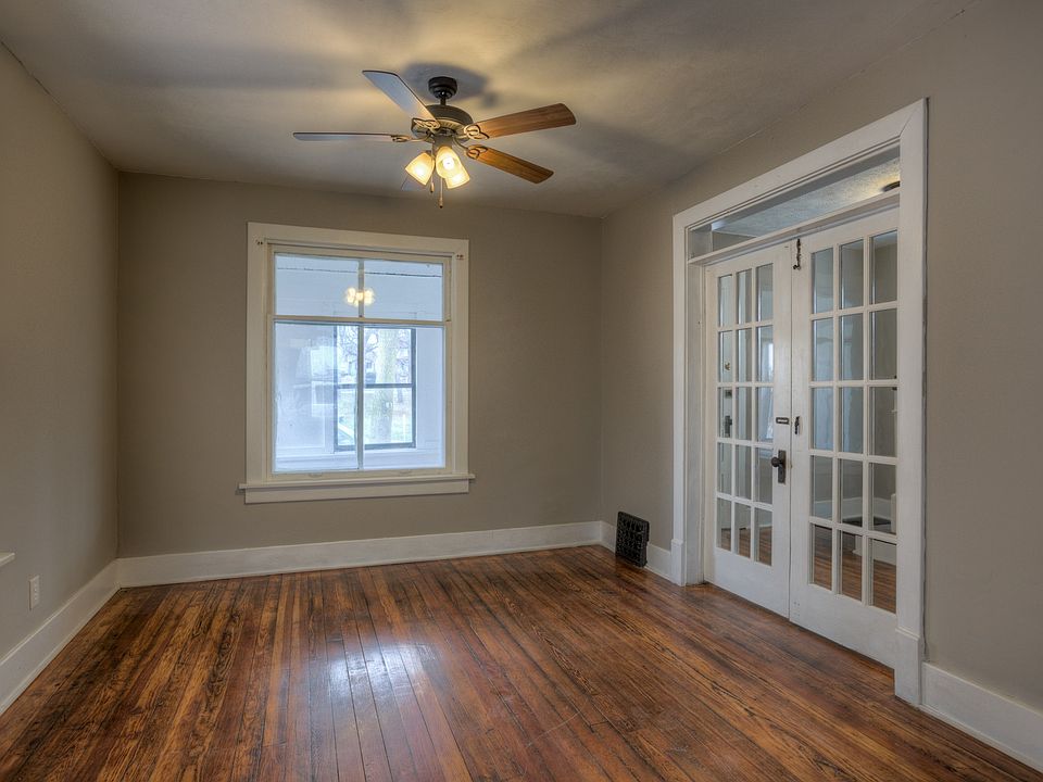 1st image of 806 S 35th Ave