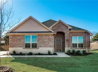 907 Royse Ridge Rd, Ennis, TX 75119