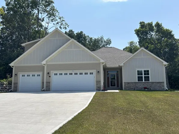 943 West Monroe AVENUE, Hartford, WI 53027