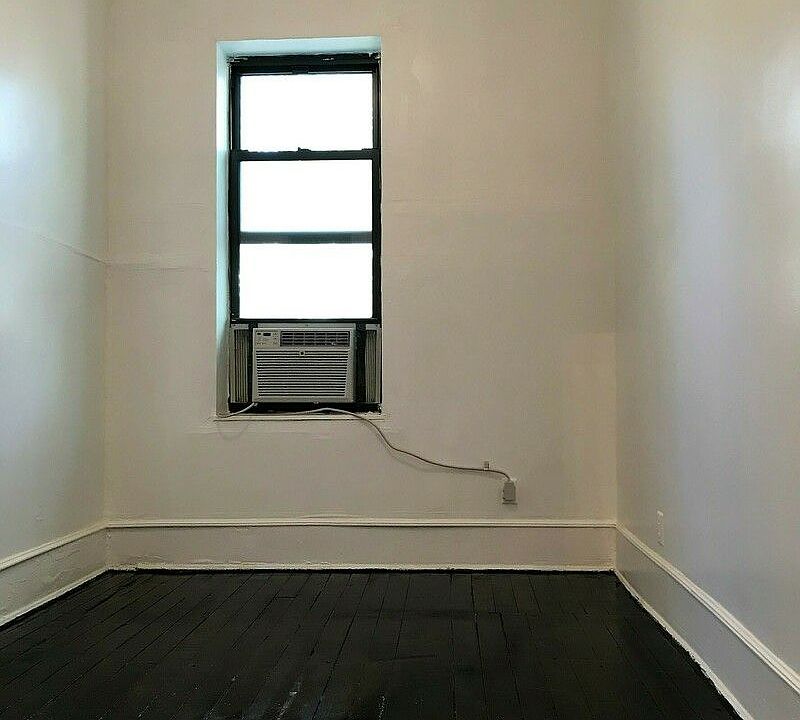2nd image of 493 12th St #B1