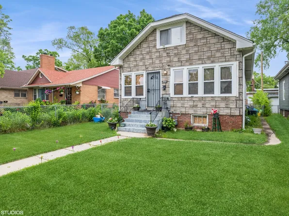 2055 Grove Ave, North Chicago, IL 60064