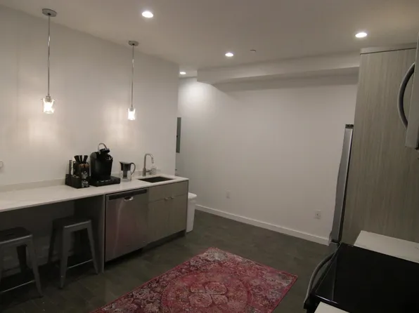 433 N 35th St, Philadelphia, PA