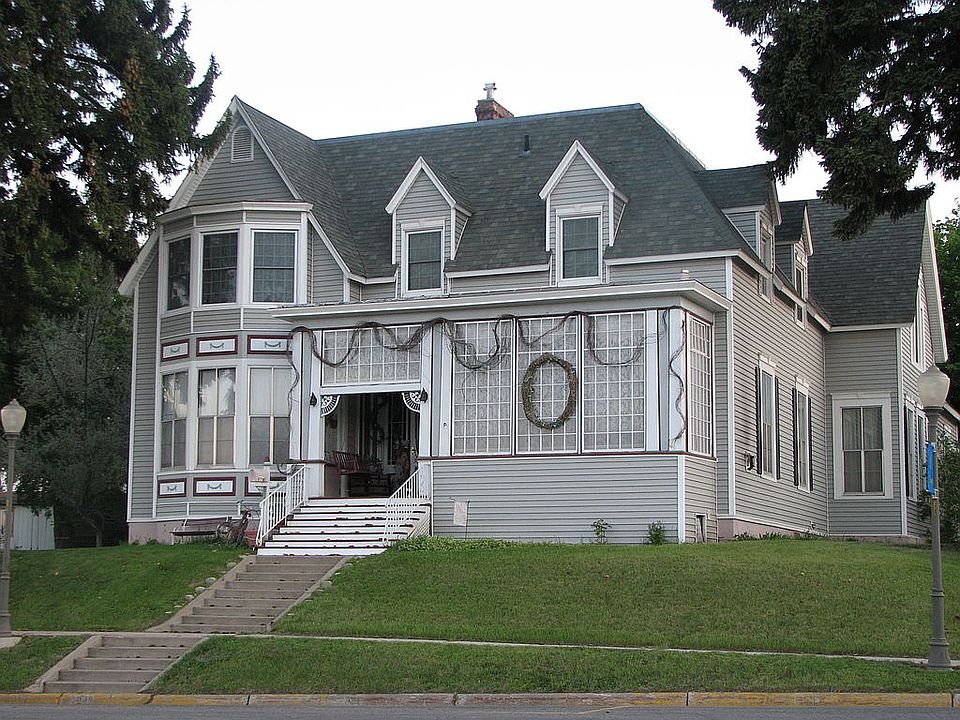 "Pine Gables" Home