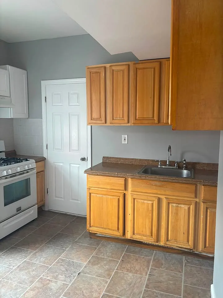 3 bed, $2,800 — Photo 3