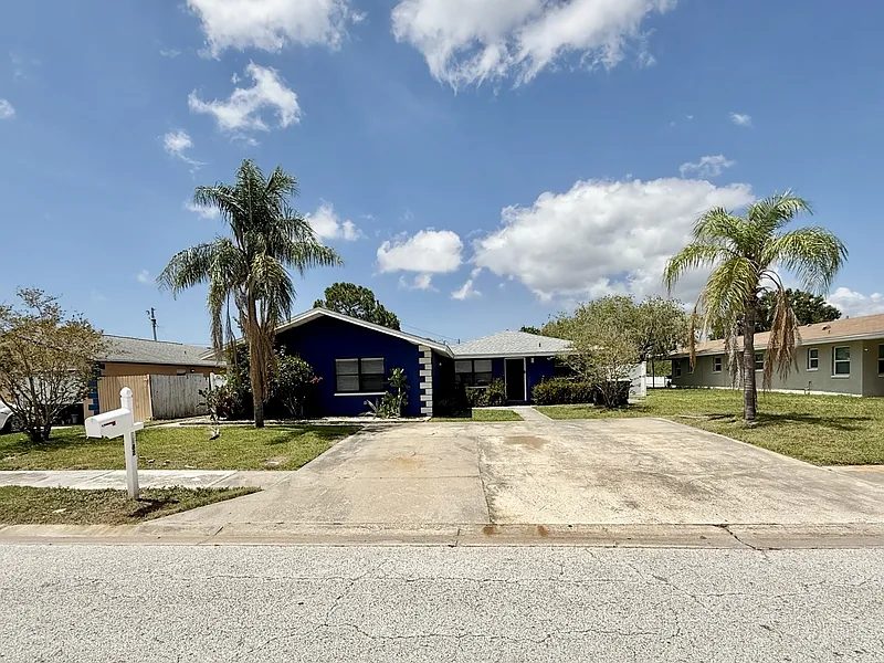 2 bed, 1.0 bath, 860 sqft, $1,495 — Photo 2