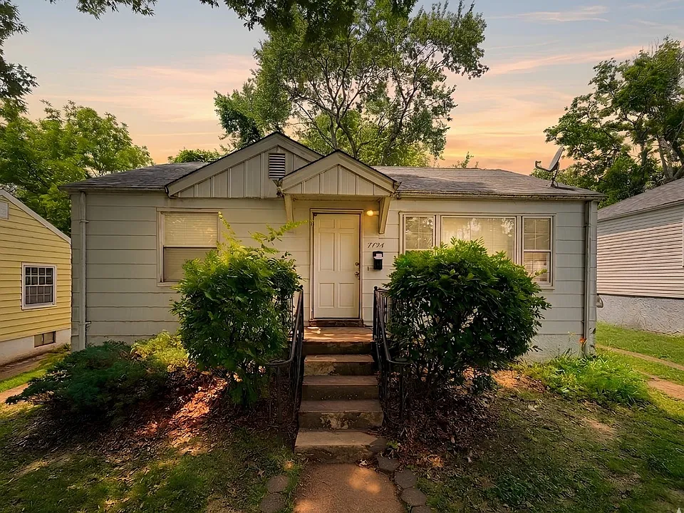 7724 Monroe Dr