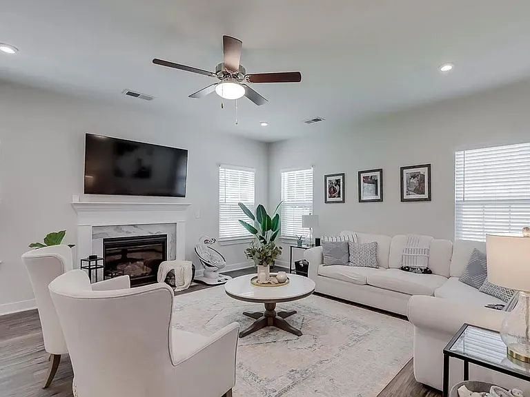 231 Thames Valley Dr — Photo 3