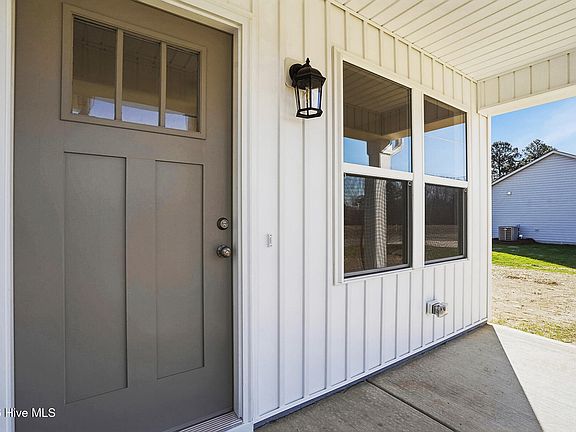 4th image of 232 Rae Street