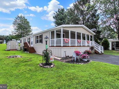 717 Lake Dr, Mount Wolf, PA, 17347