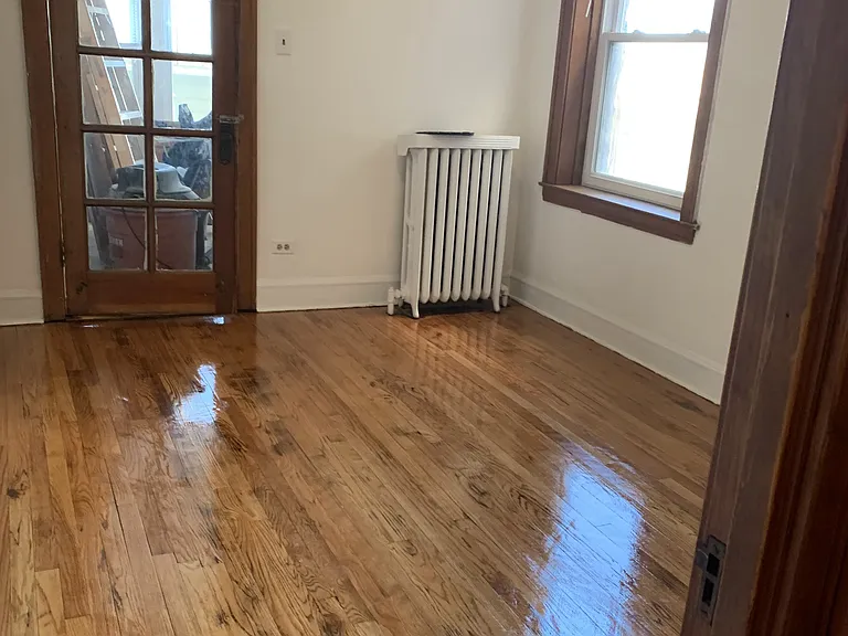 W Altgeld St — Photo 30