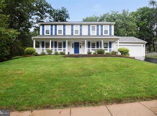 13510 Springhaven Dr, Fairfax, VA 22033