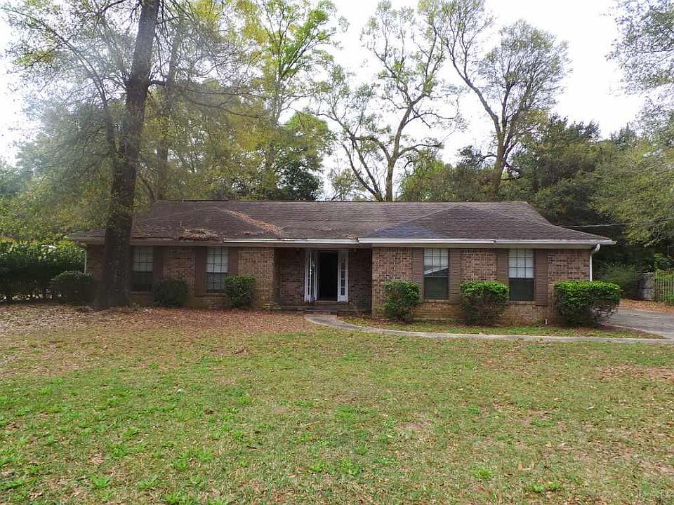 1st image of 421 Untreiner Ct