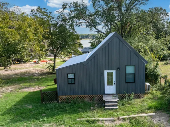 182 Starfish Ln, Mabank, TX 75156
