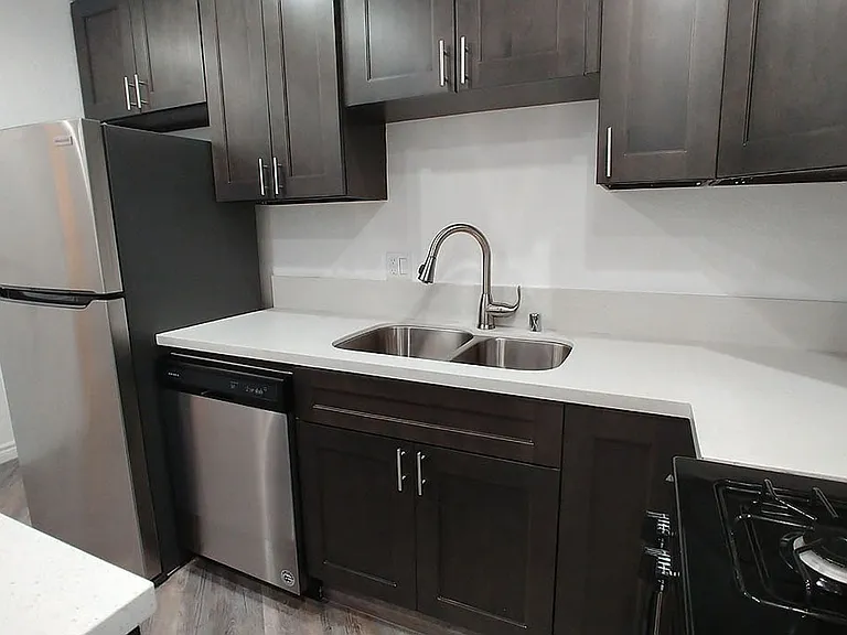 Five Star Suites — Photo 57
