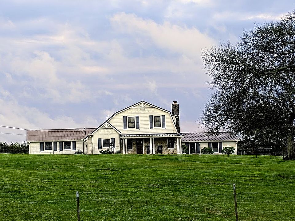 1st image of 926 Hickory Hills Dr
