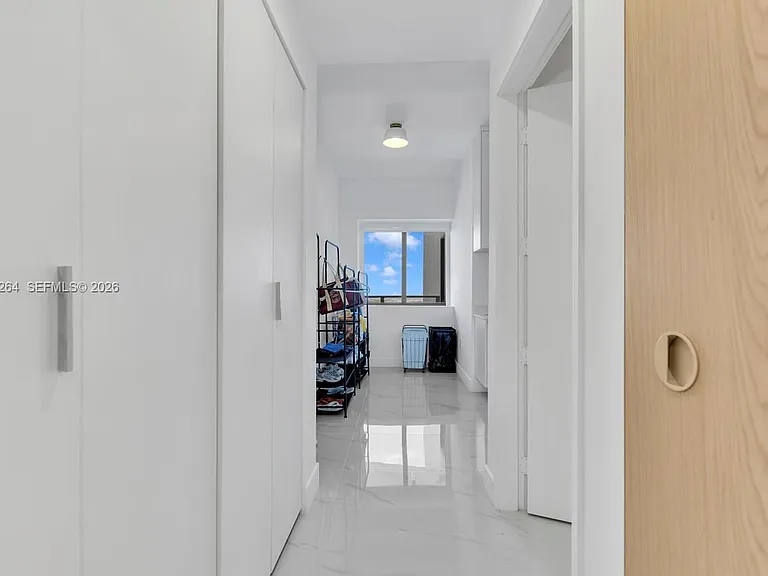 700 NE 24th St #5502 — Photo 5