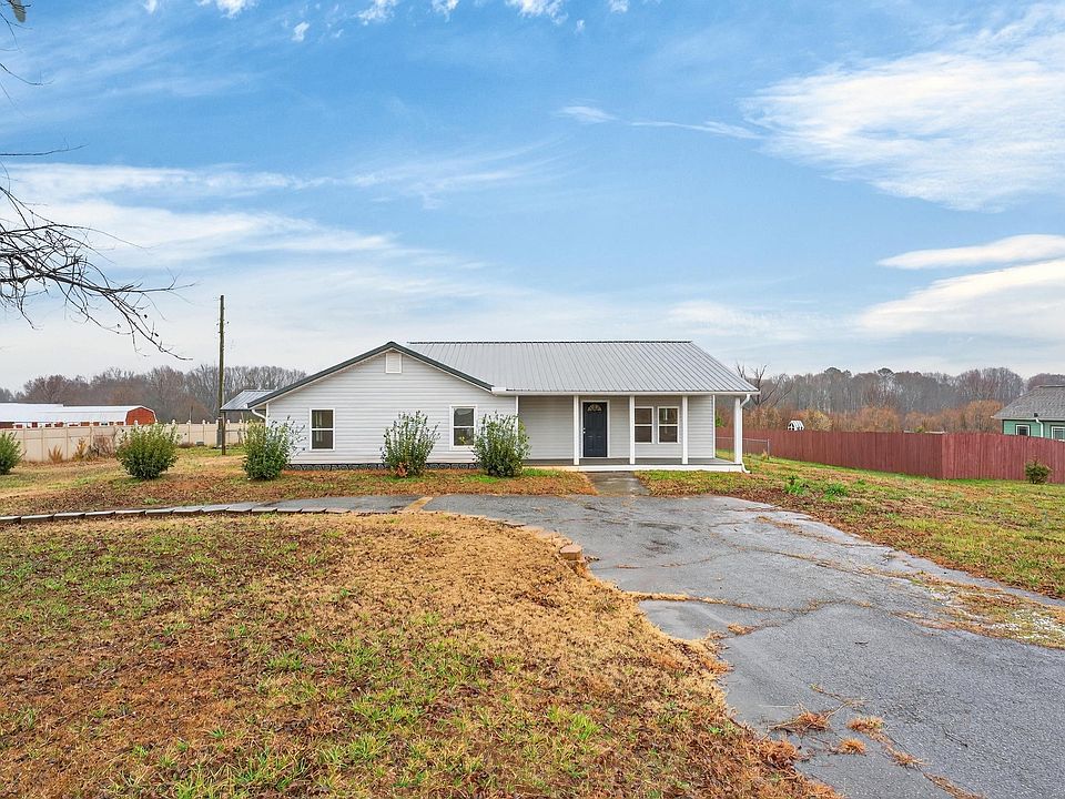1st image of 583 Berry Rd
