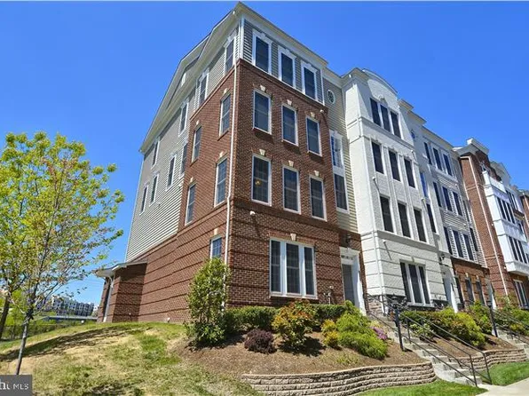 2325 Brookmoor Ln #352A, Woodbridge, VA 22191