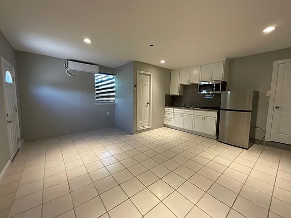5th image of 13318 Quiet Wood Ct #C