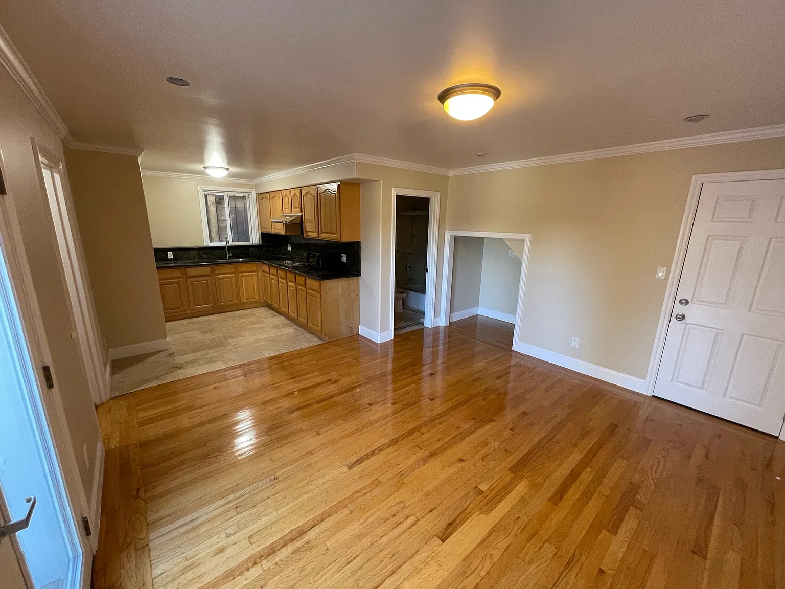 2 bed, 1.5 bath, 600 sqft, $3,350 — Photo 1