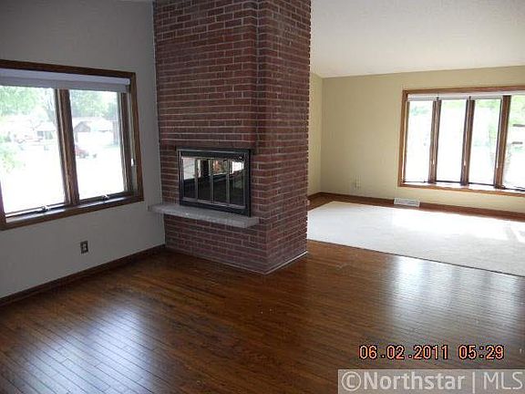 2nd image of 3301 Belden Drive NE