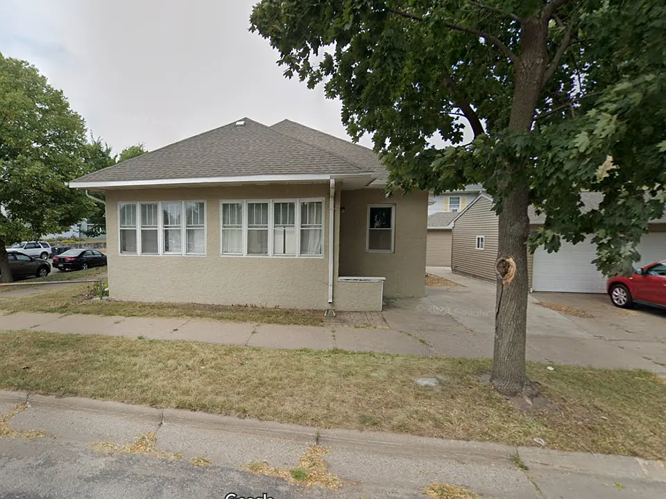 1103 Pine St