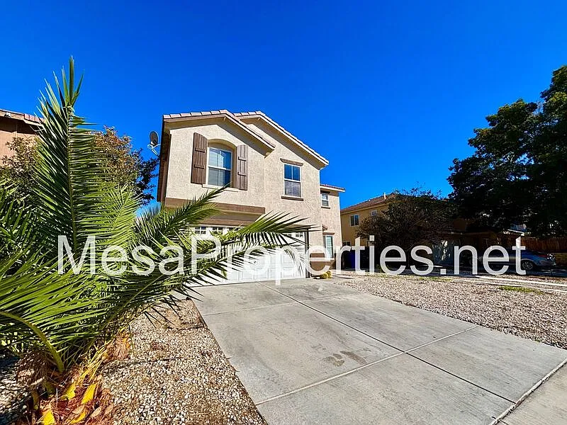 4 bed, 2.5 bath, 1954 sqft, $2,500 — Photo 3