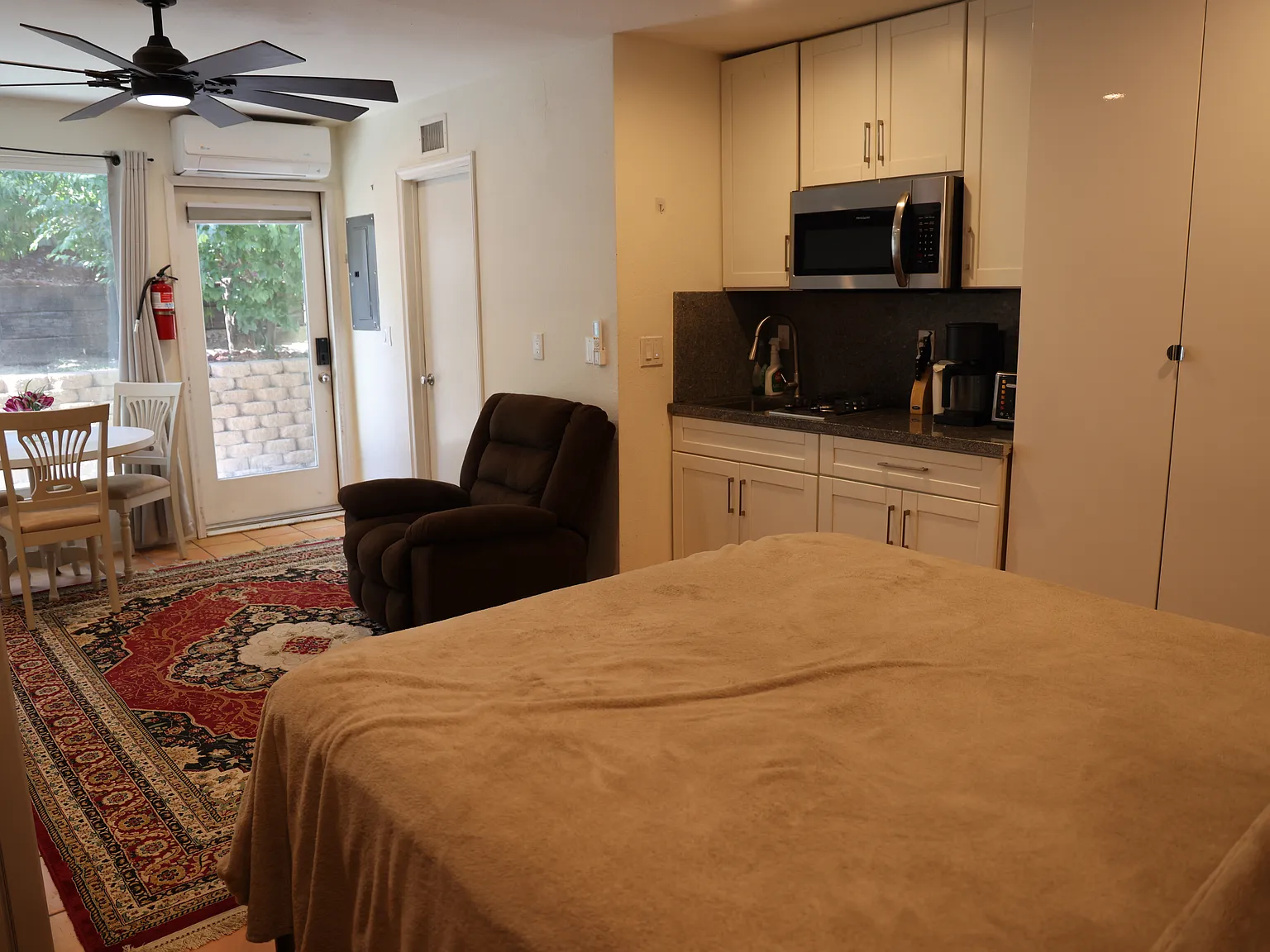 Studio, 350 sqft, $1,799 — Photo 3