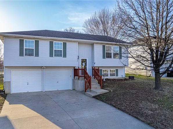 208 Summer Pl, Warrensburg, MO 64093