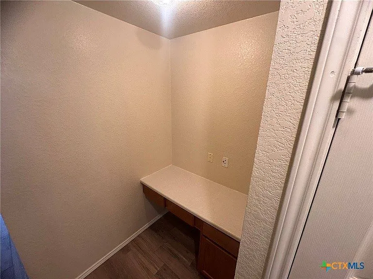 4907 John David Dr #A — Photo 8