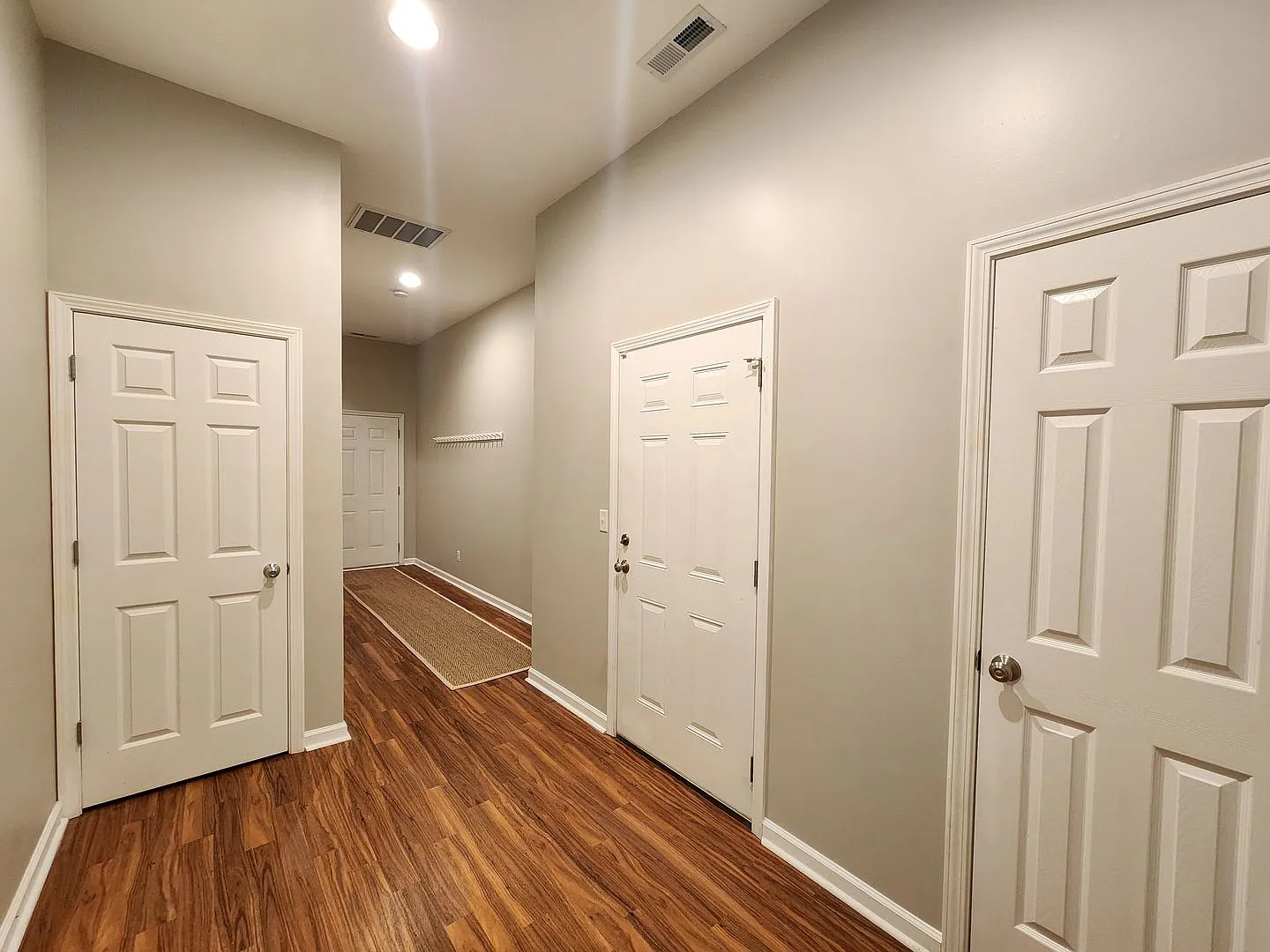 Well Maintained Woodfin Townhouse Rental! — Photo 3