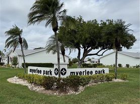 7019 Cedarhurst Dr, Fort Myers, FL