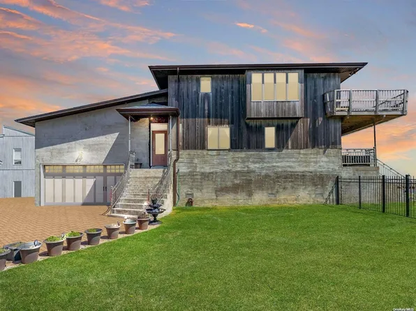 231 Saratoga Boulevard, Island Park, NY 11558