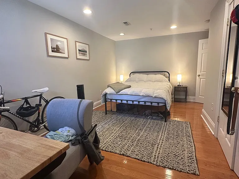 1014 Clinton St #1R — Photo 9
