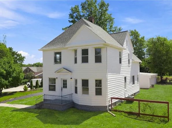 3223 W Pleasant Valley Rd, Parma, OH 44134