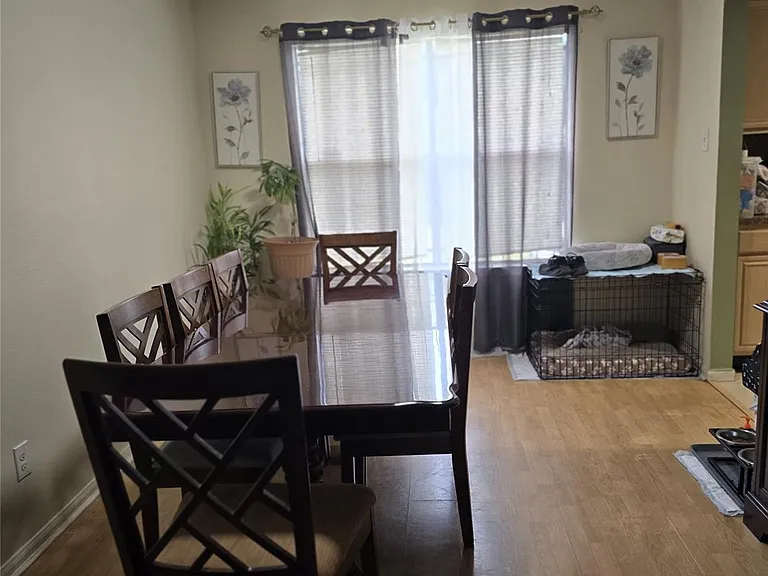 3006 Greenbriar Springs Dr — Photo 2