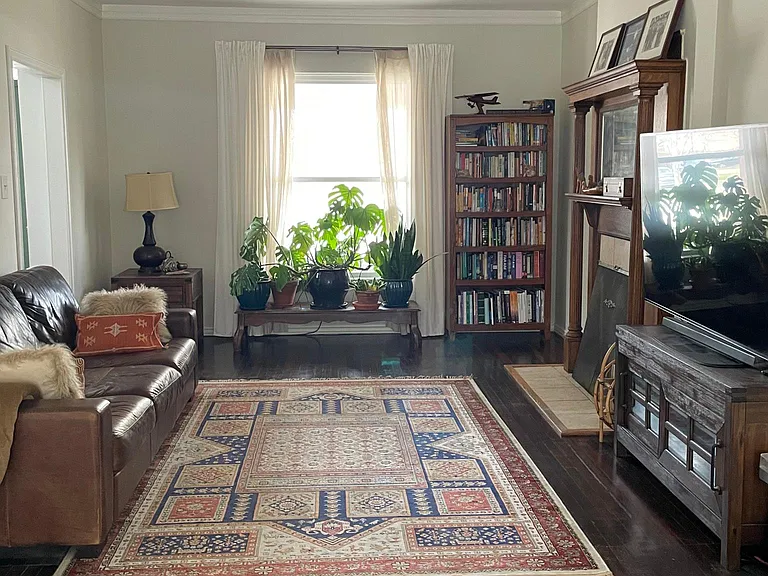 279 N Logan St — Photo 5