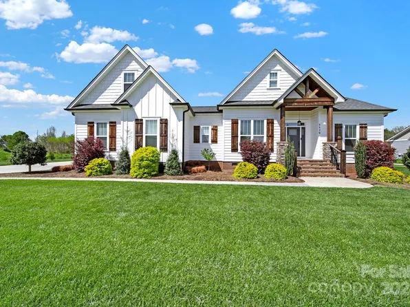 5529 Harvest Hills Rd, Bessemer City, NC 28016